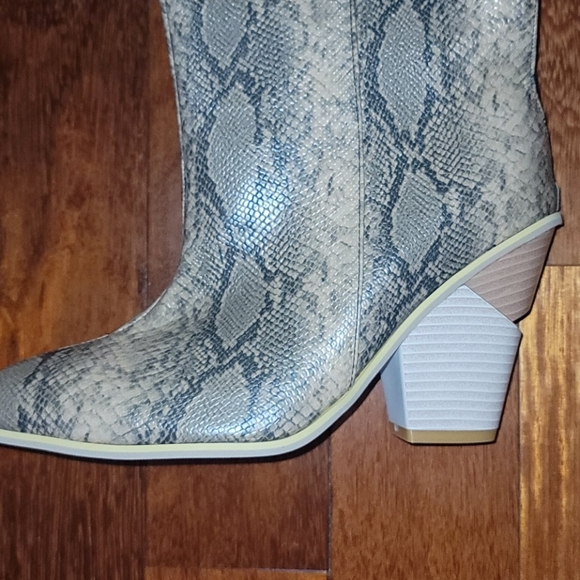 UP2STEP womens boots size 12 - Picture 2 of 5